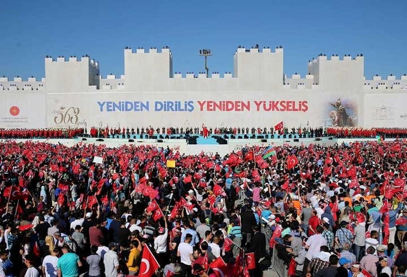 Προκλητική φιέστα του «Σουλτάνου» Ερντογάν για την επέτειο άλωσης της Πόλης (pics+vids)