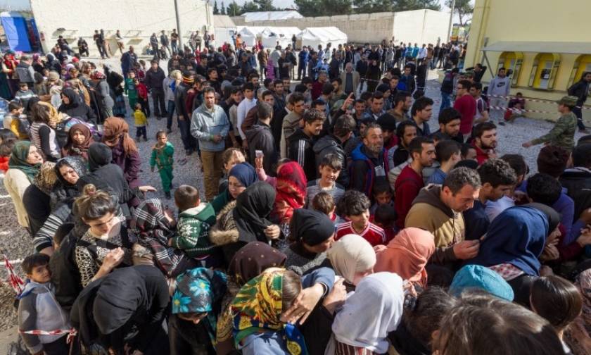 Εκρηκτική η κατάσταση στη Μυτιλήνη: «Φυλακισμένοι» νιώθουν πρόσφυγες και μετανάστες