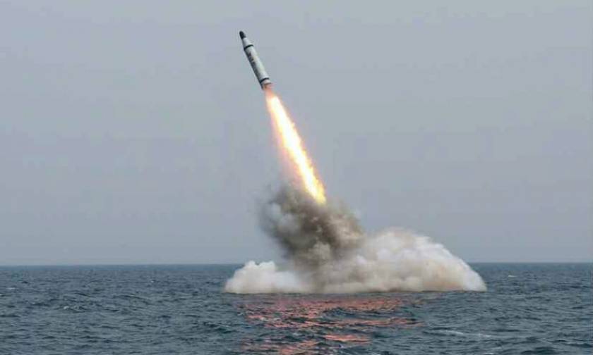 Συνεχίζει τη στρατηγική της έντασης ο Κιμ Γιονγκ Ουν - Νέα εκτόξευση βαλλιστικού πυραύλου (Vid)