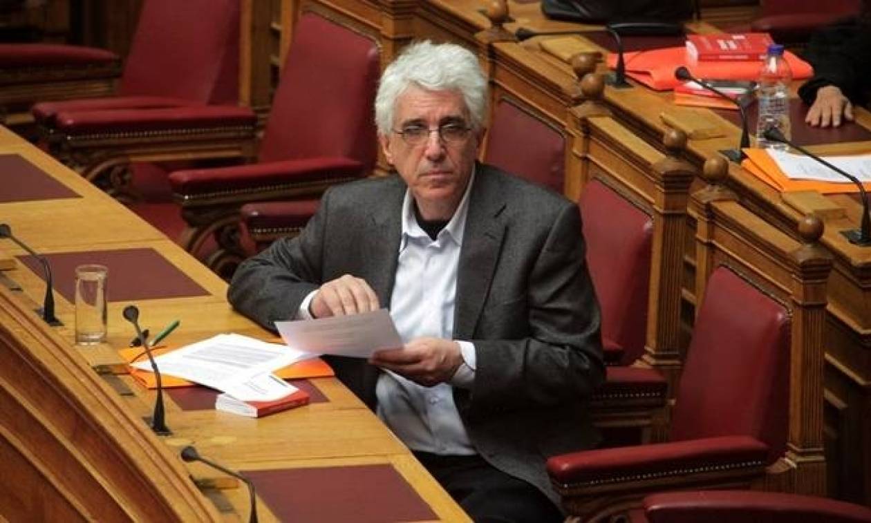 Παρασκευόπουλος κατά Λοβέρδου: Ας υποκριθεί ότι μου μιλάει με ευπρέπεια