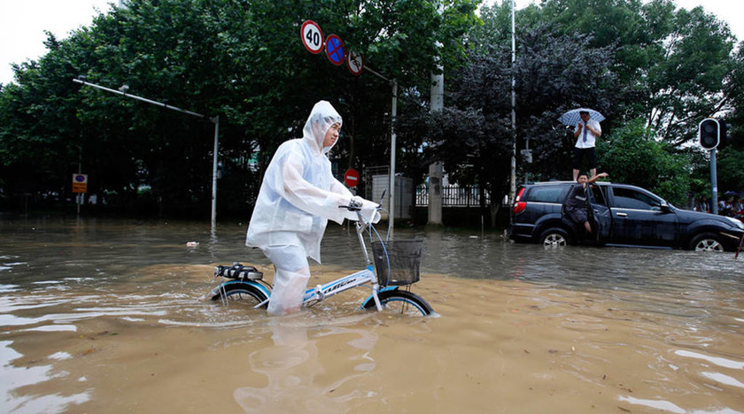 Πλημμύρες: Ο Σηκουάνας έκανε το Παρίσι... Βενετία – Τουλάχιστον 5 νεκροί στη Βαυαρία (videos+photos)