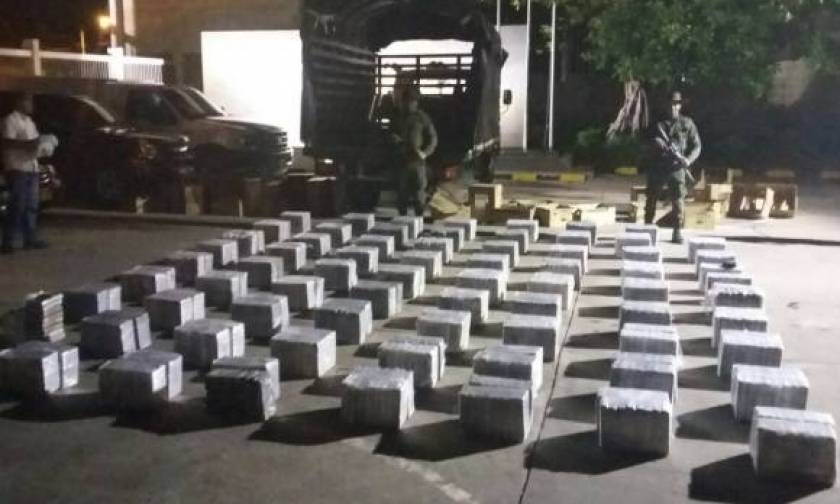 Κολομβία: Η αστυνομία κατάσχεσε πάνω από έναν τόνο κοκαΐνης στο λιμάνι της Καρταχένα (pic)