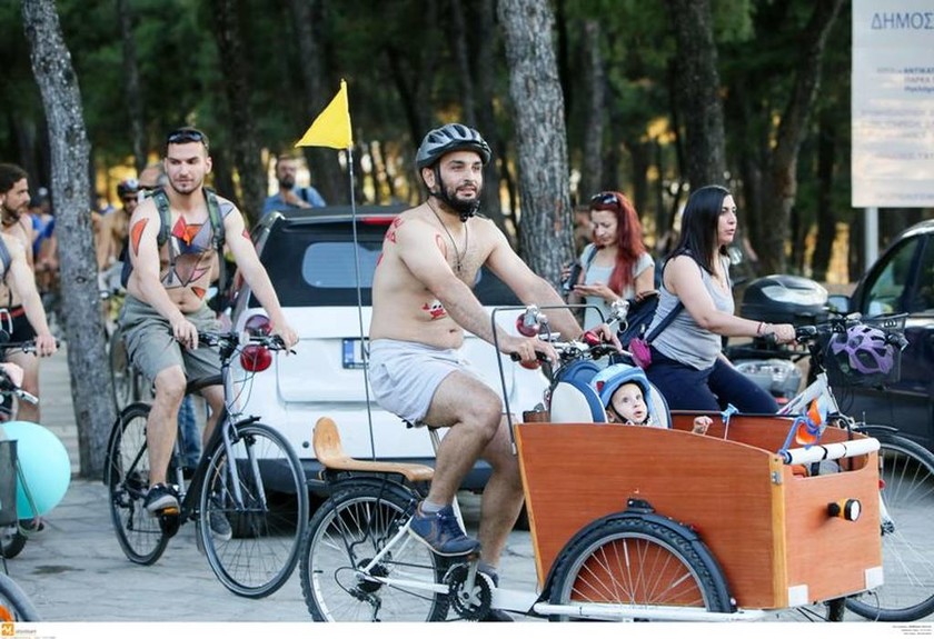Βγήκαν γυμνοί στους δρόμους της Θεσσαλονίκης (pics)