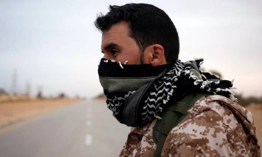 Σφοδρή επίθεση και ανακατάληψη σημαντικής αεροπορικής βάσης από το ISIS στη Λιβύη
