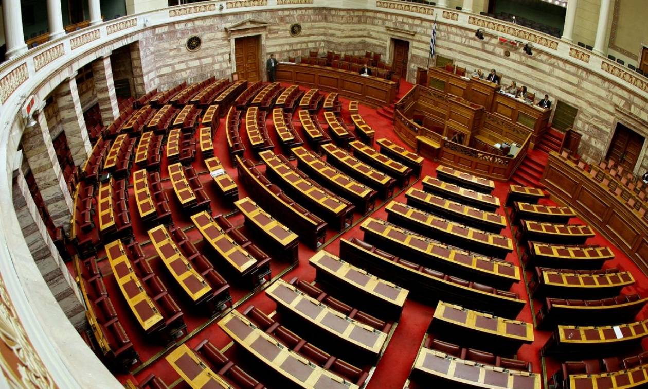 LIVE - Βουλή: Η συζήτηση για το αναπτυξιακό νομοσχέδιο