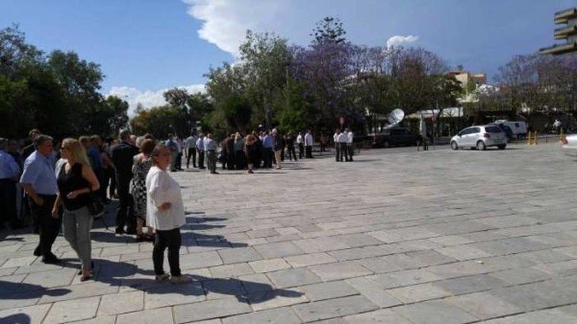 Σε κλίμα οδύνης η κηδεία της κόρης του Νίκου Νικολόπουλου