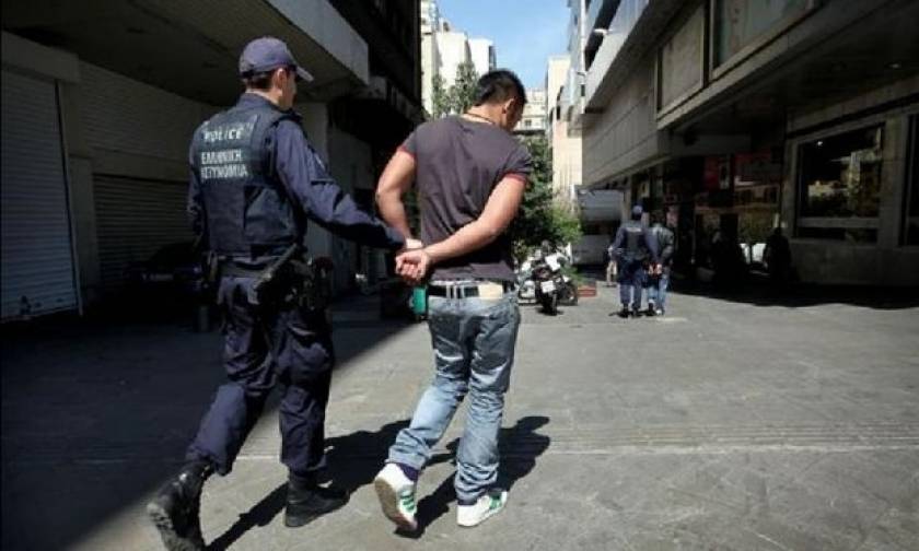 Σύλληψη 21χρονου Αλβανού για ληστείες σε βάρος γυναικών στη Νίκαια στον Πειραιά