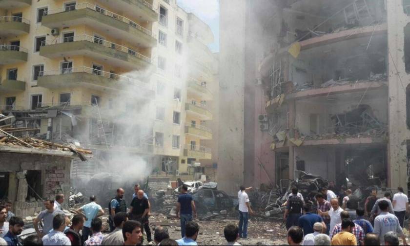 Βομβιστική επίθεση στην Τουρκία: Χάος τη στιγμή της έκρηξης (video)