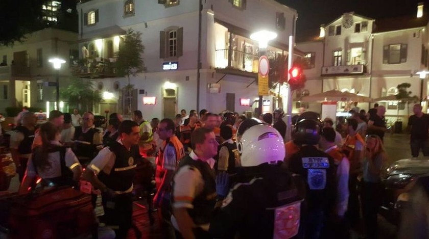 Ισραήλ: Τουλάχιστον τρεις νεκροί από επίθεση ενόπλου στο κέντρο του Τελ Αβίβ (videos+photos)