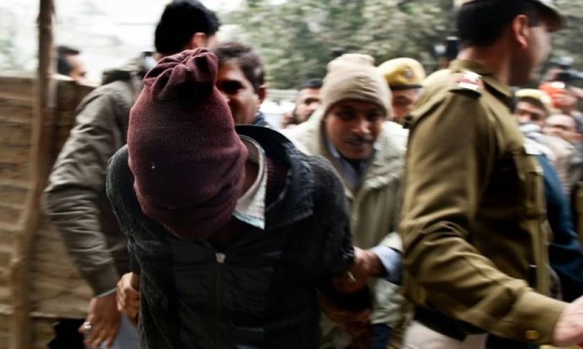 Ινδία: Ισόβια σε πέντε άνδρες για τον ομαδικό βιασμό τουρίστριας