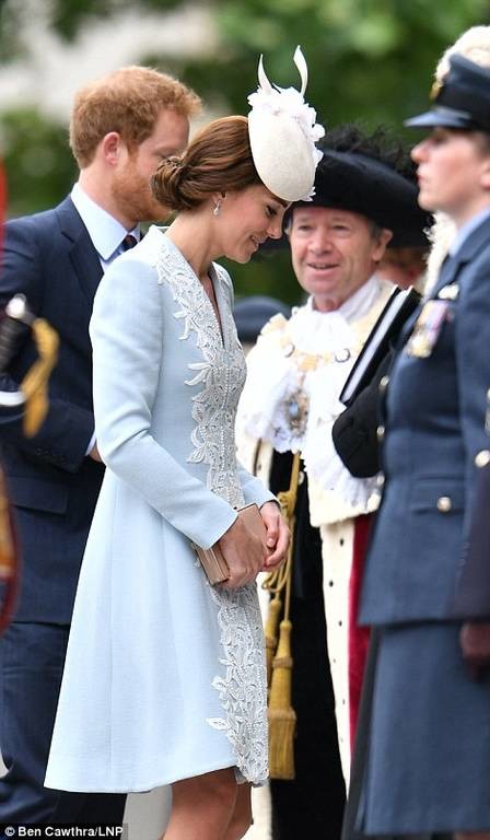 Βρετανία: Ξεκίνησαν οι εορτασμοί για τα 90α γενέθλια της Βασίλισσας Ελισάβετ (pics+vid)