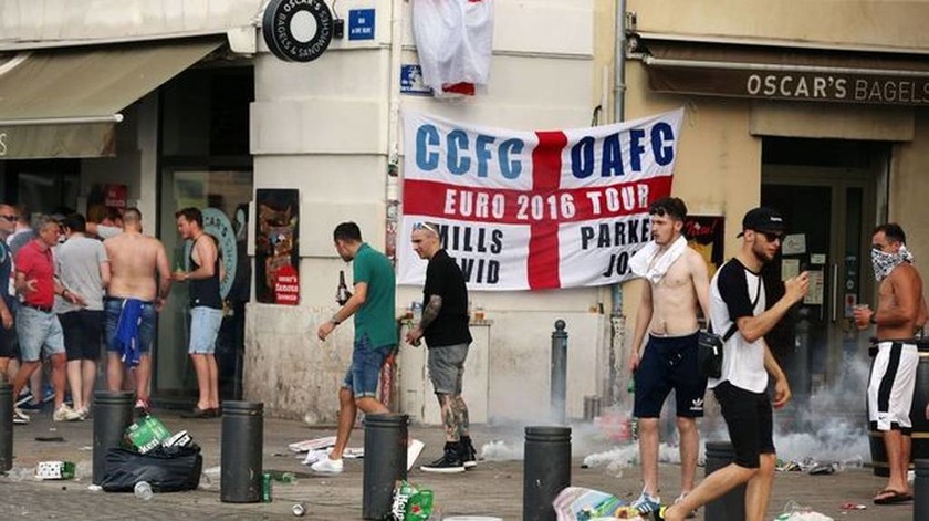 Euro 2016: Νέα επεισόδια στη Μασσαλία μεταξύ οπαδών και της αστυνομίας (pics)