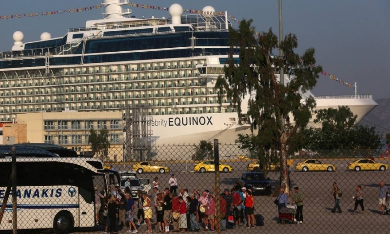 Επτά κρουαζιερόπλοια σήμερα στον Πειραιά - Συνεχίζουν την απεργία τους οι λιμενεργάτες