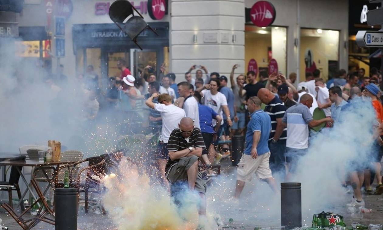 EURO 2016: Νέες συγκρούσεις στη Μασσαλία πριν την έναρξη του αγώνα Αγγλίας - Ρωσίας
