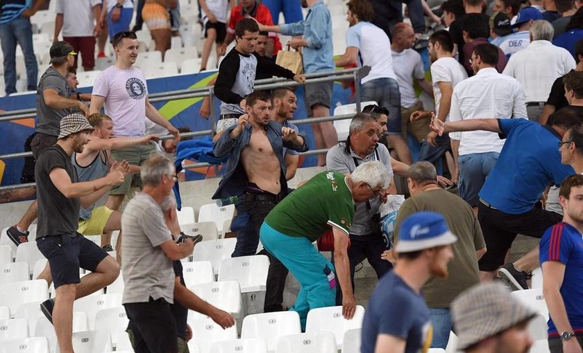  Euro 2016: «Σοκ και δέος» στη Γαλλία από την επέλαση των χούλιγκανς