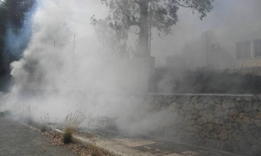 Συναγερμός στα Χανιά: Μεγάλη πυρκαγιά στο παλιό ψυχιατρείο της πόλης (pics)