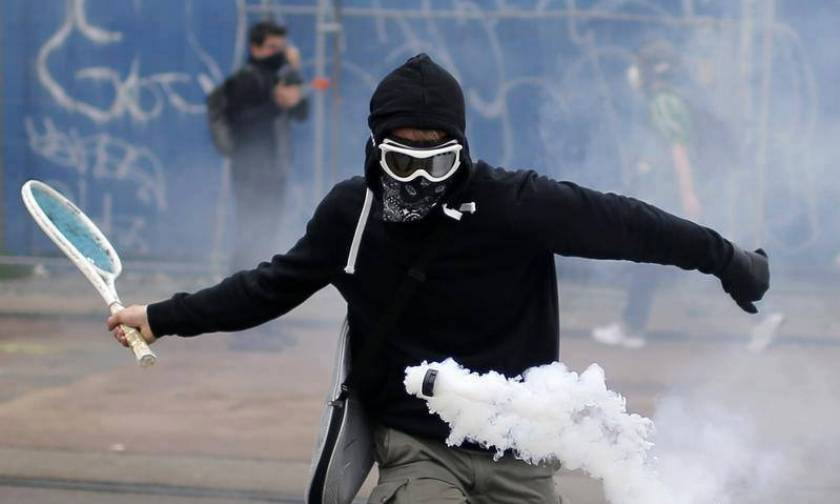 Γαλλία: Τελεσίγραφο Ολάντ για απαγόρευση των διαδηλώσεων (Vid)
