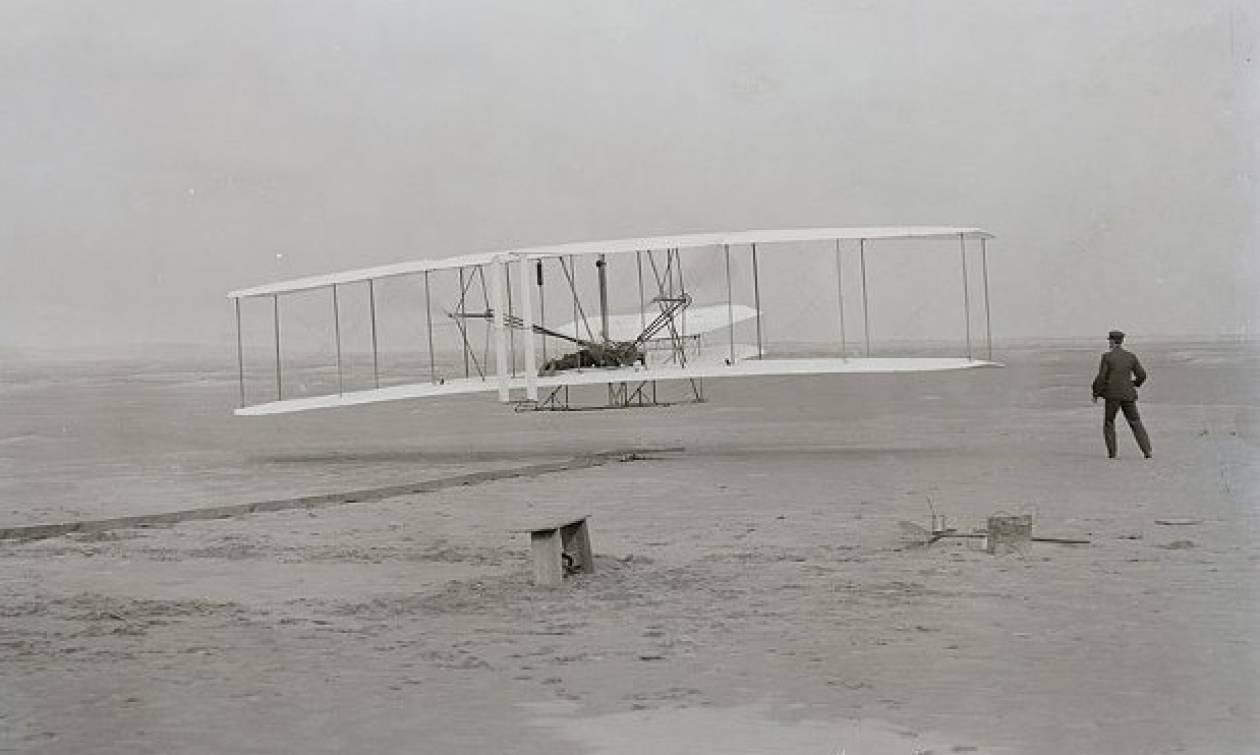 Σαν σήμερα το 1903 πραγματοποιείται από τους αδελφούς Ράιτ η πρώτη πτήση παγκοσμίως