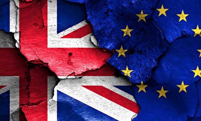 Brexit: Τρίζουν τα θεμέλια της ΕΕ - Σε μπελάδες οι Βρετανοί