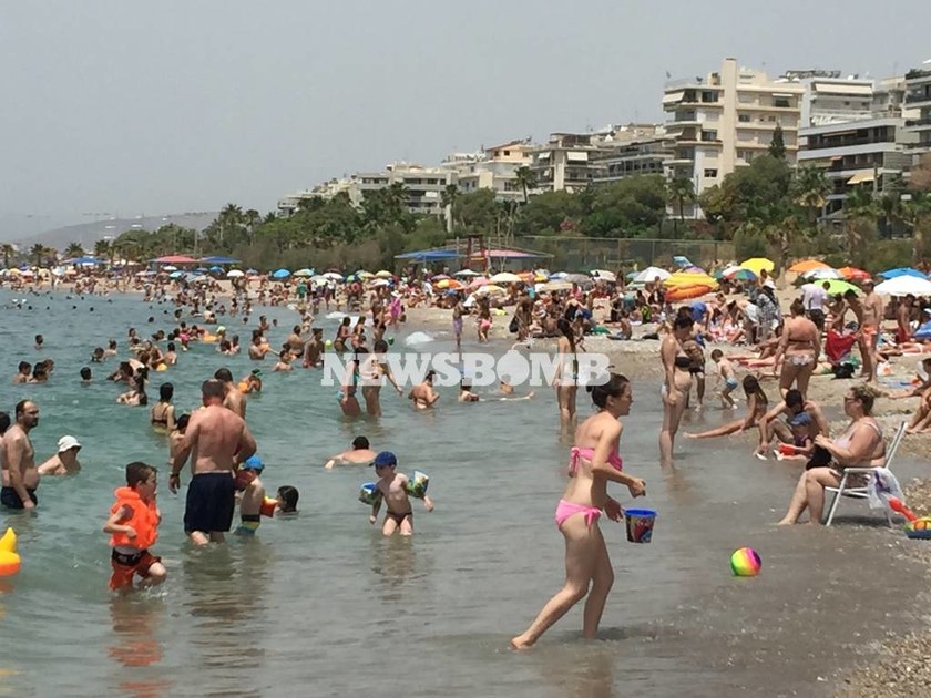 Κυριακή στην παραλία: Το Newsbomb.gr πάει για… μπάνιο (photos)