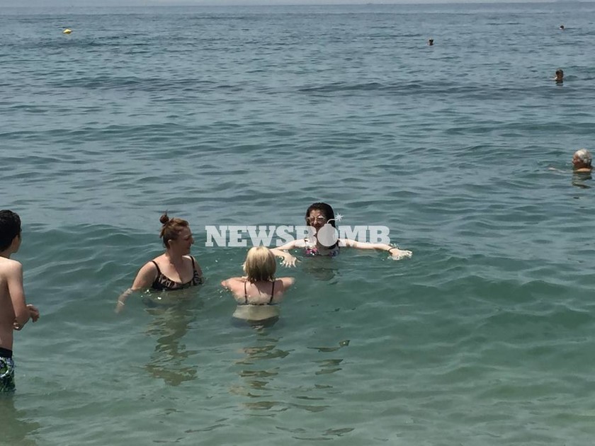 Κυριακή στην παραλία: Το Newsbomb.gr πάει για… μπάνιο (photos)