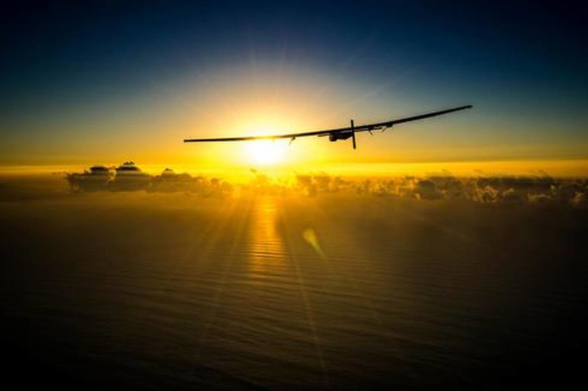 Solar Impulse 2: Δείτε LIVE να γράφεται ιστορία πάνω από τον Ατλαντικό Ωκεανό