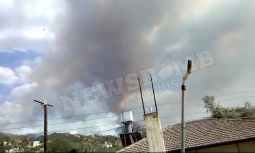Καίγεται η Κύπρος: Ανεξέλεγκτη παραμένει η φωτιά - Νεκρός και δεύτερος πυροσβέστης (pics + video)
