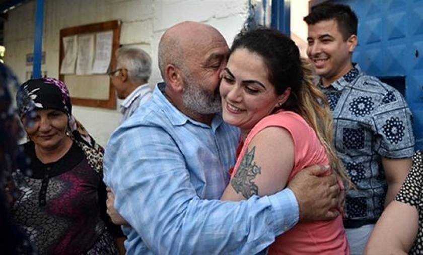 Αποφυλακίστηκε η γυναίκα-σύμβολο του φεμινισμού στην Τουρκία - Είχε σκοτώσει τον σύζυγό της