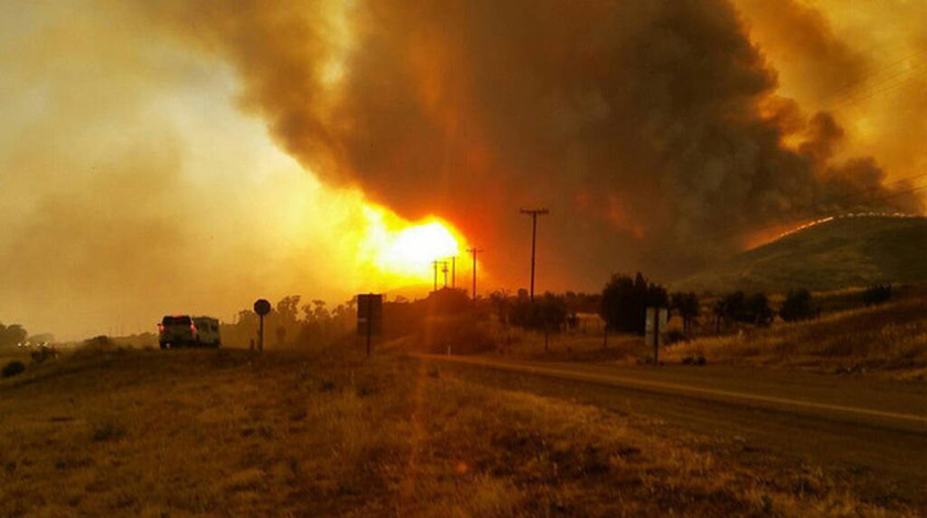 ΗΠΑ: Μαίνεται για έκτη ημέρα η φωτιά στην Καλιφόρνια (pics)
