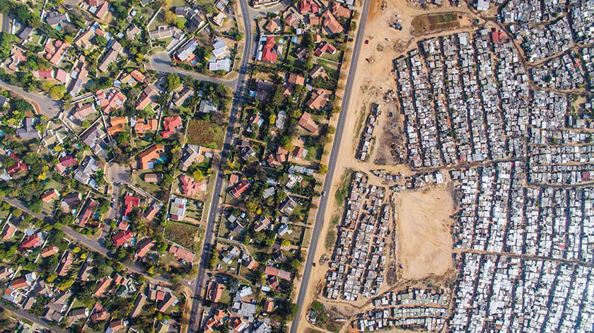 Ο ταξικός διαχωρισμός ανάμεσα στον πλούτο και τη φτώχεια με τη «ματιά» ενός drone (Pics)
