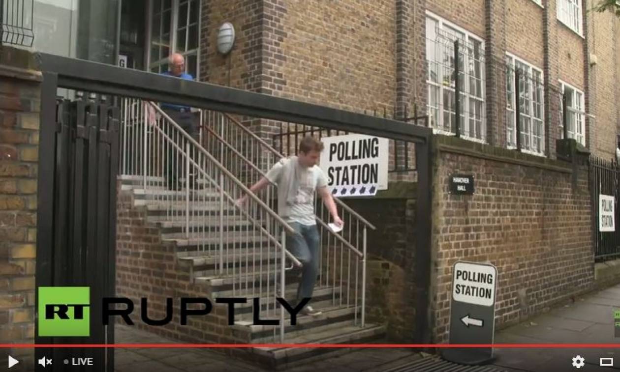 Brexit - Δημοψήφισμα: Δείτε LIVE εικόνα από εκλογικό κέντρο στο Λονδίνο