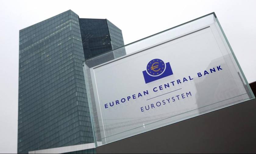 Reuters: Σχέδιο της ΕΚΤ για μείωση των «κόκκινων» δανείων