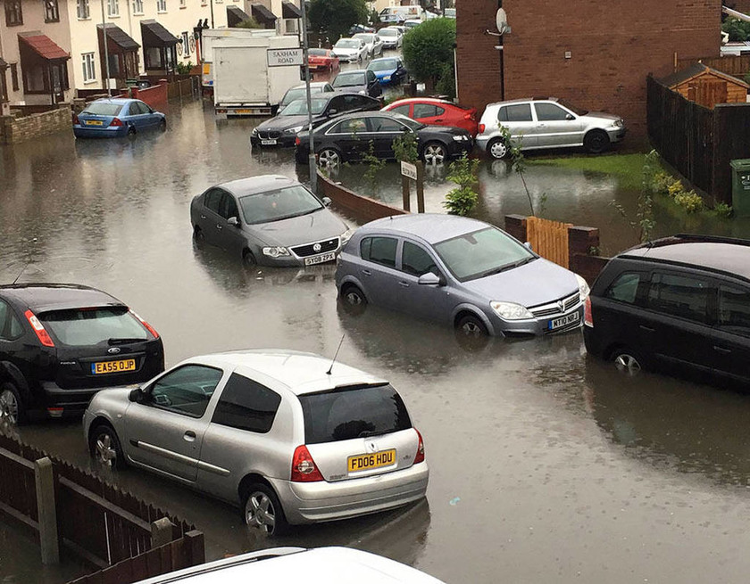 Δημοψήφισμα με... πλημμύρες στη Βρετανία! (pics+vid)