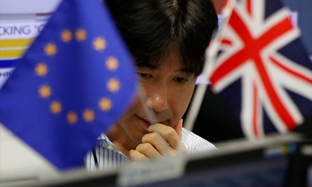Χρηματιστήριο Ιαπωνίας: Ξαφνική «βουτιά» κάνει ο Nikkei υπό το φόβο του Brexit