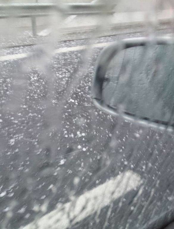 Lake Effect: Εγκλωβίστηκαν αυτοκίνητα σε σήραγγα στην Τρίπολη λόγω χαλαζόπτωσης (pics)