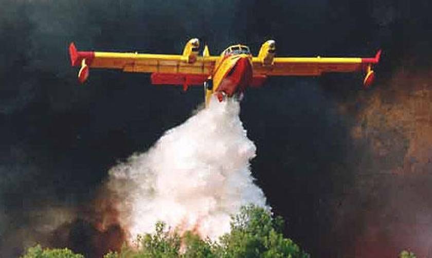 Φωτιά Δερβενοχώρια - Ανακοίνωση ΠΑΣΟΚ: «Οι πιλότοι επιτελούν μέγιστη υπηρεσία προς τη χώρα»