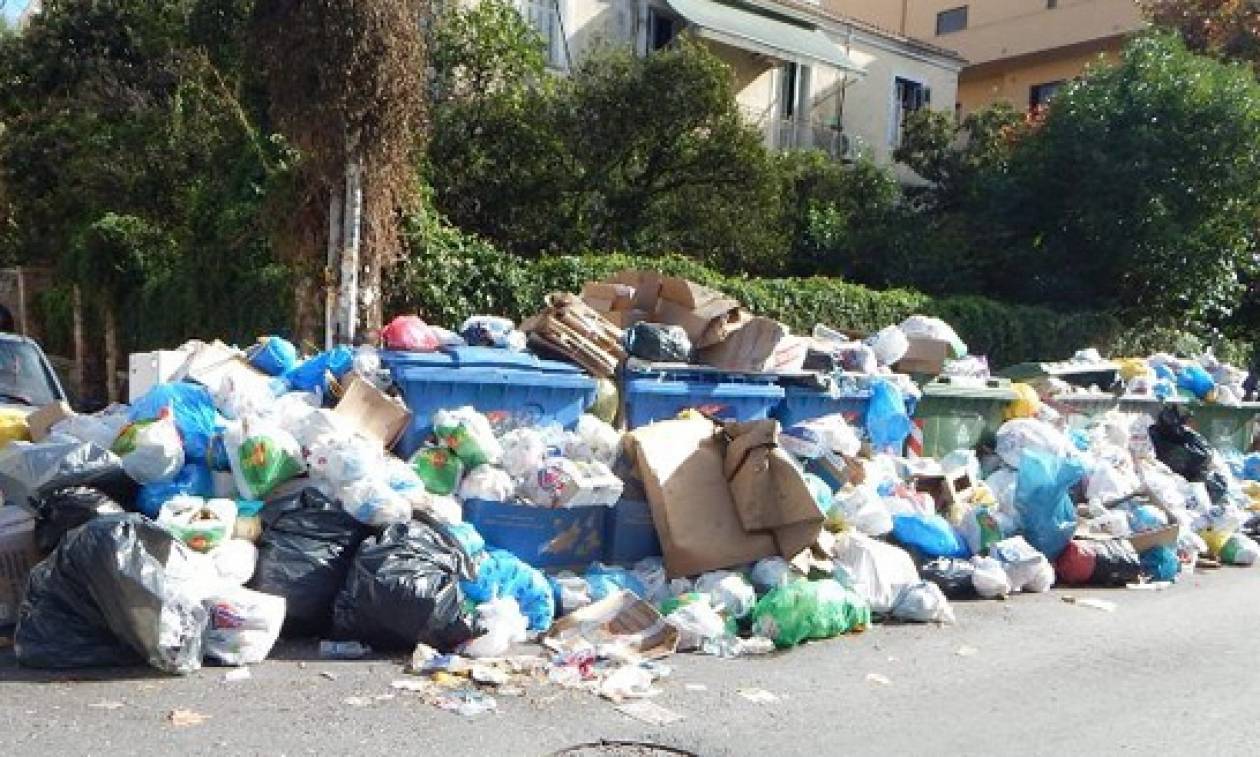 Επίσκεψη Κουρουμπλή εκτάκτως στην Κέρκυρα για τα σκουπίδια