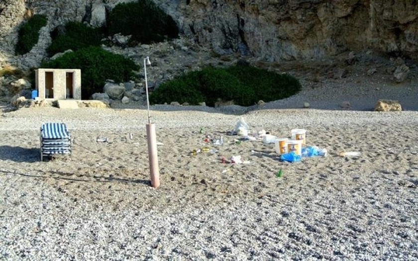 Ρόδος: Εικόνες - σοκ στην παραλία μετά από νυχτερινό πάρτι - Τι άφησαν πίσω; (photos)