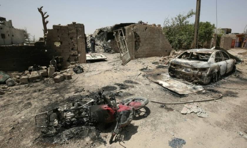 Ιράκ: Τουλάχιστον 200 οχήματα του ΙΚ καταστράφηκαν από αεροπορικές επιδρομές