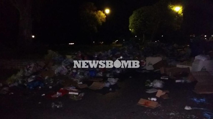 Απελπισία στην Κέρκυρα - Στους δρόμους οι κάτοικοι για τα σκουπίδια (pics)