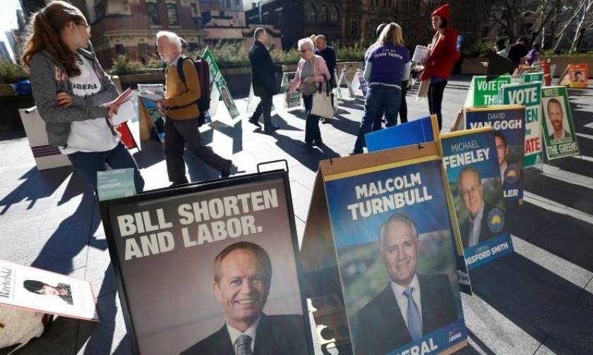 Εκλογές Αυστραλία: Αμφίρροπη η μάχη για την πρώτη θέση δείχνουν οι πρώτες δημοσκοπήσεις