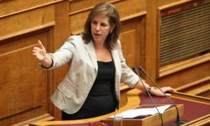 Έξαλλη η Χριστοφιλοπούλου: Οι υπουργοί δεν πατάνε στη Βουλή