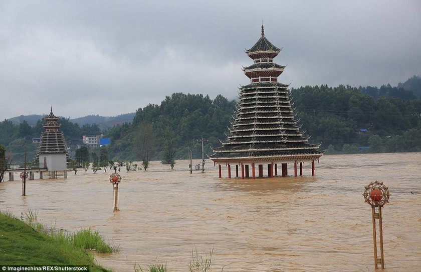 Κίνα: 128 νεκροί και δεκάδες αγνοούμενοι από τις πλημμύρες - Συγκλονίζουν τα φωτογραφικά στιγμιότυπα