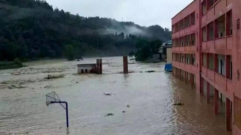 Κίνα: 128 νεκροί και δεκάδες αγνοούμενοι από τις πλημμύρες - Συγκλονίζουν τα φωτογραφικά στιγμιότυπα