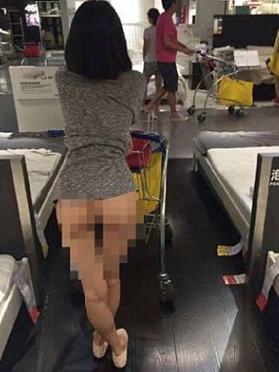 Αποφάσισε να πάει για ψώνια ολόγυμνη στα IKEA και προκάλεσε πανικό! (video+photos)