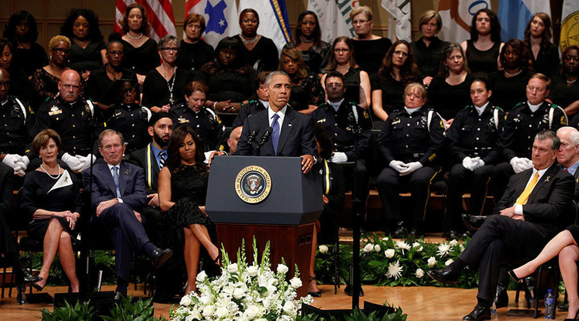 Ντάλας: Εθνική συμφιλίωση ζητά ο Ομπάμα υπεράνω των φυλετικών διαχωρισμών (Pics & Vids)