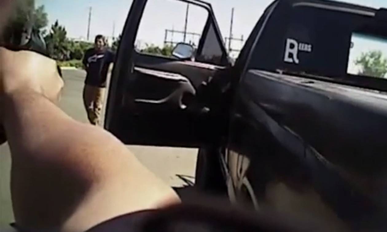 ΗΠΑ: Νέο βίντεο-φρίκη καταγράφει τη δολοφονία νεαρού από αστυνομικούς (Προσοχή! Σκληρές εικόνες!)