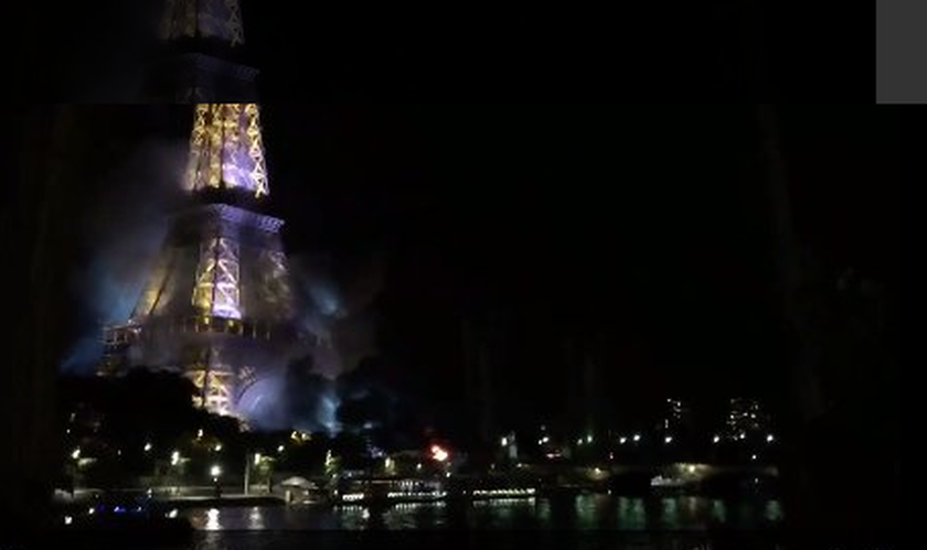 Έκτακτο: Μαύρος καπνός στον πύργο του Άιφελ 