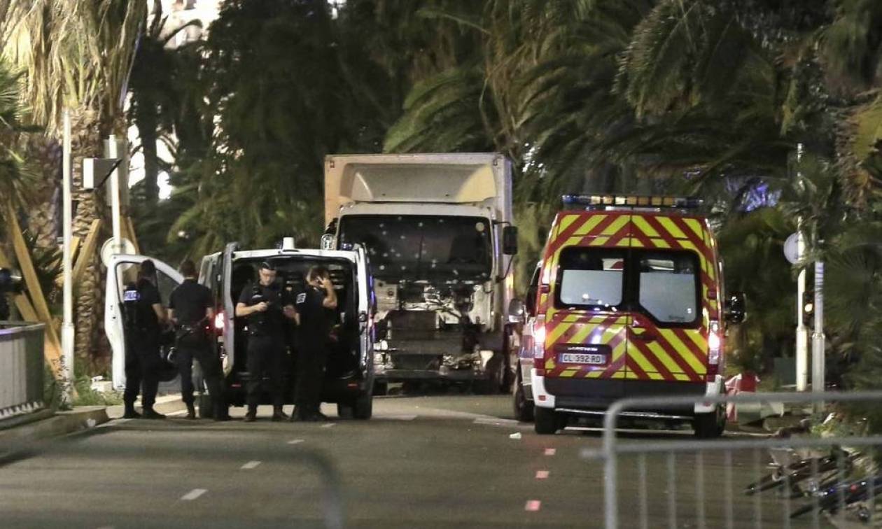 Επίθεση Γαλλία: Νέο βίντεο με το φορτηγό που προκάλεσε το μακελειό - Καρέ καρέ η φρίκη