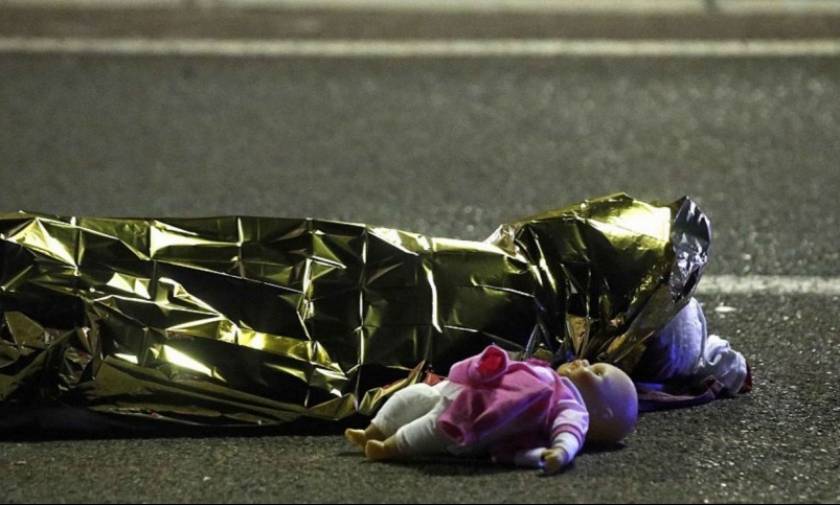Επίθεση Γαλλία: Δέκα παιδιά νεκρά και 54 τραυματισμένα